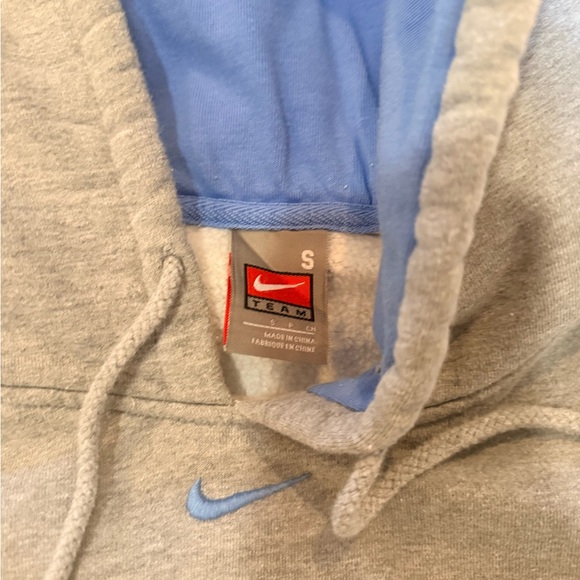 Nike official team Carolina hoodie, small - Picture 2 of 4